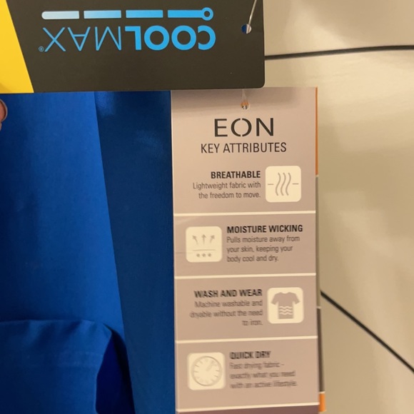 MEN'S SCRUB TOP - Picture 2 of 5